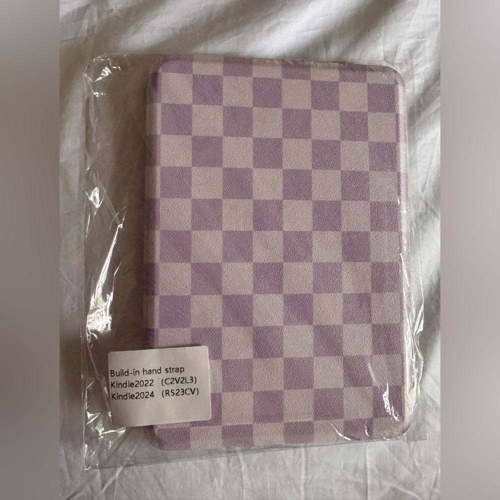 Checkered Lavender and Cream Tablet/Kindle Cover